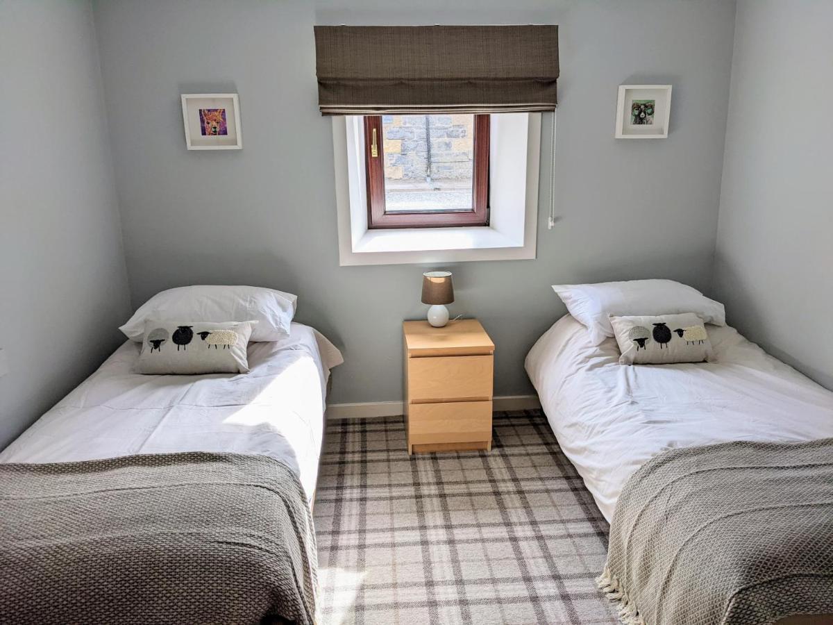 Ailnack Cottage -Cheerful Cottage With Secure Garden And Off Street Parking Sleeps 4 Tomintoul Kültér fotó